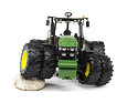 bruderland-john-deere-7930-s-pridavnymi-koly-bruder-3052_4-700x700.jpg